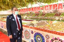 Лидер нации Эмомали Рахмон открыл Комплекс культуры «Офтобак» и посетил выставку сельскохозяйственной продукции и пищевой промышленности в Вахшском районе