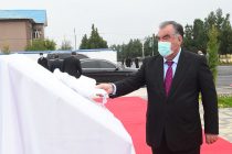 Президент страны Эмомали Рахмон открыл Площадь Государственного флага в Шахринавском районе