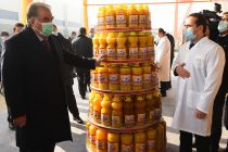 Лидер нации Эмомали Рахмон в городе Душанбе сдал в эксплуатацию предприятие по производству хлопкового масла