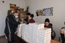 Жителям Ишкашимского района подарена книга «Таджики»