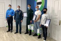 Два таджикистанца получили награды от МЧС России за спасение людей из огня