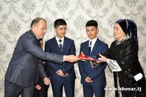 ХОРОШАЯ НОВОСТЬ! В свете наставлений Главы государства ещё одна таджикская семья получила сегодня новую квартиру