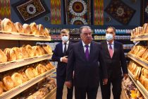 Президент страны Эмомали Рахмон в Худжанде сдал в эксплуатацию центр торговли и обслуживания «Амид»