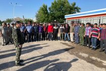 Сотрудники органов внутренних дел устраняют последствия стихийных бедствий в Кулябе