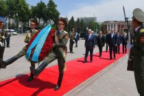 Президент Республики Казахстан Касым-Жомарт Токаев возложил венок к подножию памятника Исмоилу Сомони