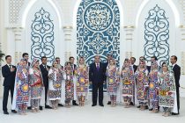 Президент страны Эмомали Рахмон открыл в Душанбе Дом бракосочетания «Касри бахт» («Дворец счастья»)