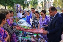В Душанбе прошел городской тур Фестиваля «Атлас и адрас»