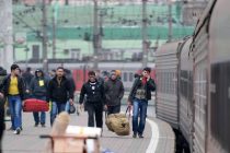 Мигранты смогут приехать в Россию на поезде: новые правила въезда