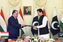 Церемония подписания новых документов о сотрудничестве между Таджикистаном и Пакистаном и пресс-конференция глав государств