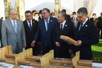 Лидер нации Эмомали Рахмон в городе Туркменбаши посетил международный фестиваль национальных блюд стран Центральной Азии