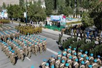 В честь 30-летия Государственной независимости на площади Исмоили Сомони в Хороге состоялся военный парад