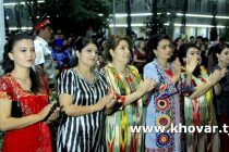 На Площади «Государственного герба» в Душанбе прошла культурная программа, посвященная 30-летию Государственной независимости