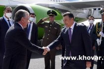 Президент Узбекистана Шавкат Мирзиёев прибыл в Душанбе для участия в саммите глав государств-членов ШОС