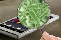 БУДЬТЕ ОСТОРОЖНЫ! Британские ученые предупредили о рисках заражения инфекциями через смартфон