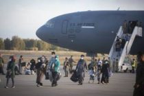 США заподозрили 100 эвакуированных афганцев в связях с террористами