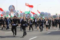 В Согде прошло праздничное шествие и торжественное мероприятие в честь 30-летия Государственной независимости Таджикистана
