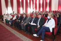Минздрав Таджикистана наградил почётными грамотами врачей из ОАЭ
