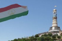 Граждане Таджикистана рассказали о важности Государственного флага