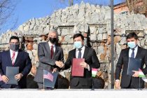 США передали Таджикистану оборудование радиационного контроля на $1 млн.