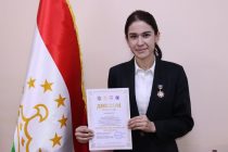 «ЛУЧШИЙ ПЕДАГОГ-2021». Таджикская преподавательница на международном конкурсе была награждена Дипломом III степени и медалью
