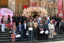 ДОБРОЕ ДЕЛО. В Душанбе к празднику Навруз устроен праздничный  дастархан для 50 незрячих