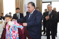 Президент страны Эмомали Рахмон открыл Центр обслуживания и гостиницу «Ширин» в Исфаре и вручил подарки 50 круглым сиротам
