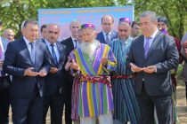 Премьер-министр Таджикистана Кохир Расулзода ознакомился с ходом строительных работ в школе села Гулистон Куляба