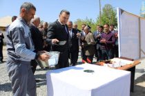 Премьер-министр страны Кохир Расулзода в Фархоре ознакомился с ходом строительства ряда строящихся объектов