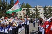 ПО ИНИЦИАТИВЕ ГЛАВ ДВУХ ГОСУДАРСТВ. Русские школы в Таджикистане открыли набор учеников и учителей