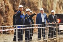 Лидер нации Эмомали Рахмон ознакомился с ходом строительных работ в транспортном тоннеле Т-18 и монтажной камере водопроводных тоннелей агрегатов Рогунской ГЭС