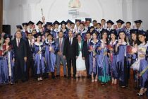 90 выпускников Академии государственной службы получили дипломы с отличием