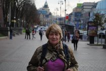 «ЛЮБИТЕ РОДИНУ!». Эрна Гейзер говорит, что приехала в Германию в гости, а ее родина – Таджикистан
