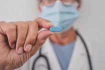 Первые таблетки от коронавируса появились в Китае