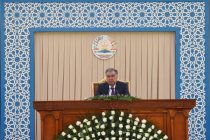 Президент страны Эмомали Рахмон в Таджикском государственном институте языков имени Сотима Улугзода провел встречу с представителями сферы образования столицы