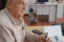 Журналист и искусствовед Тилло Неккадам подарил книги Национальной библиотеке Таджикистана