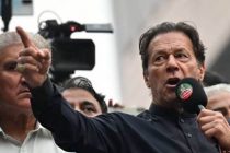 Экс-премьер Пакистана получил ранения обеих ног после покушения