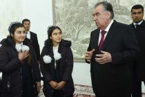 Президент Таджикистана Эмомали Рахмон в районе Деваштич сдал в эксплуатацию Комплекс обслуживания «Малика» и провел встречу с круглыми сиротами