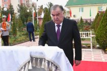 Лидер нации Эмомали Рахмон в Пянджском районе сдал в эксплуатацию Государственный герб Республики Таджикистан