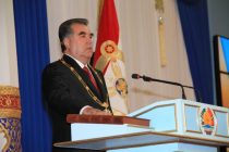 Президент страны Эмомали Рахмон ознаменовал Конституцию судьбоносным и путеводным документом и главным документом народа Таджикистана
