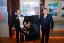 Музею дворца «Арбоб» и историческому музею Согдийской области подарены новоизданные книги, фотографии и картины