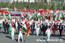 Сегодня в городе Душанбе состоялось праздничное шествие в честь Дня Государственного флага