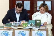 ТАСС: В Душанбе четыре школы получили около 2 тыс. книг по линии Россотрудничества