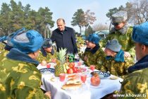 Предприниматель Махмудджон Муродов в преддверии Нового года оказал материальную помощь солдатам и офицерам