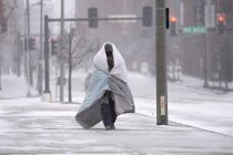 В Канаде из-за снегопадов 1,2 млн потребителей остались без света