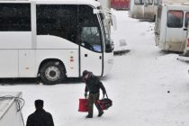 СПАСИБО ЗА ПОМОЩЬ! Дорожники Казахстана эвакуировали с трассы 18 граждан Таджикистана
