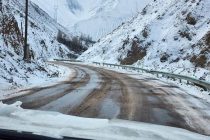 IRS СООБЩАЕТ. На автотрассе Душанбе-Чанак устранены последствия схода лавин и обеспечено движение автотранспорта