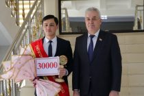 Джурабой Бободжонов из Худжанда стал победителем Республиканского конкурса «Учитель года Таджикистана -2022»