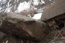 В Рушанском районе в результате камнепадов пострадали три жилых дома