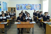 В Таджикистане зимние каникулы учащихся образовательных учреждений продлены до 16 января