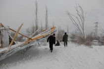 В результате схода снежных лавин в ГБАО погибли люди, пострадали жилые дома